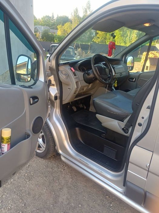 Бус Renaut Trafic