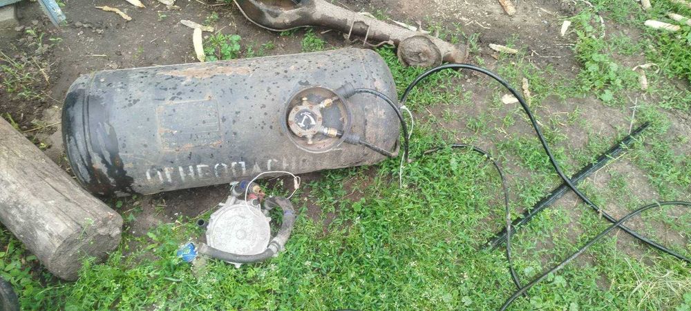Авто запчастини..