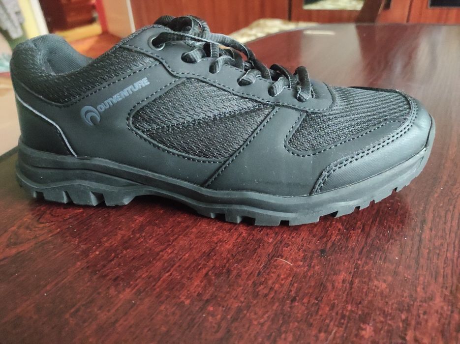 Кроссовки подростковые