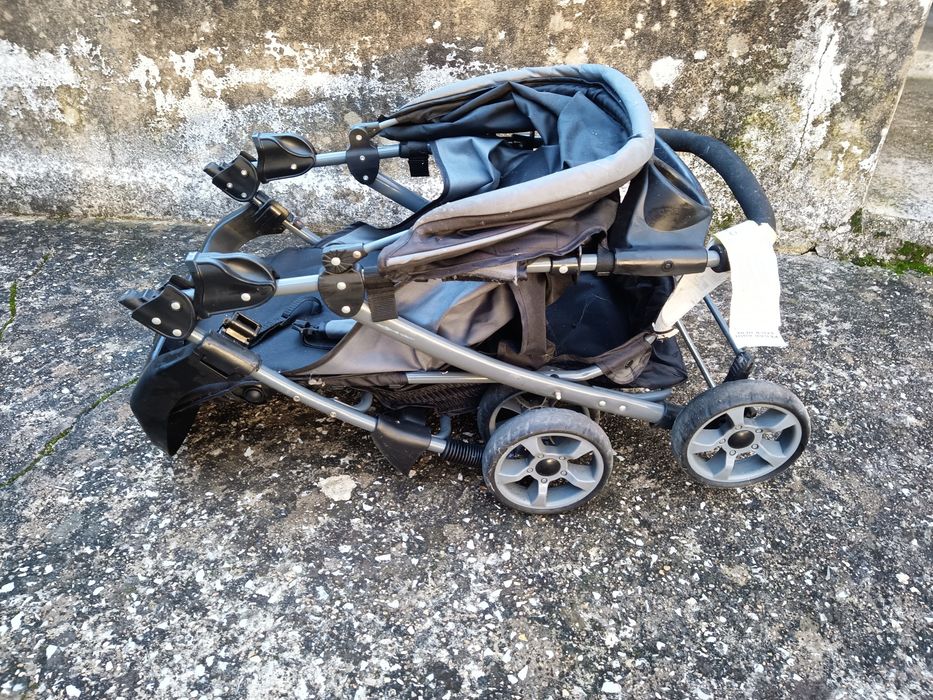 Carrinho bebe usado