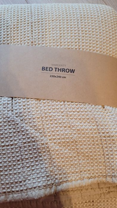 Narzuta na łóżko i 2 poduszki jysk