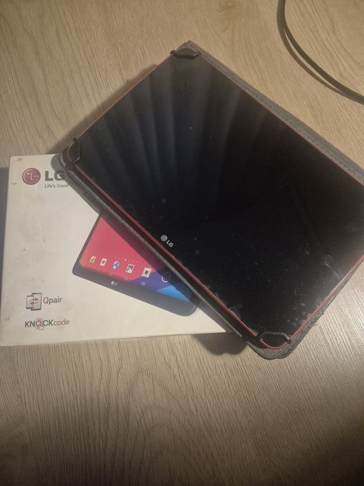 LG G Pad 10.1 V-700 екран цілий  запчастини
