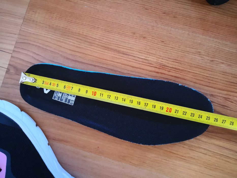 Buty sportowe damskie roz 39 wkładka 25,5cm