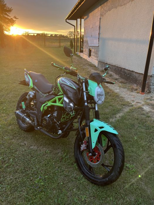 Мотоцикл мустанг 250 Musstang xtreet 250