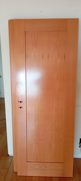 Portas usadas como novas de faya algumas de  madeira e vidro ,30 euros
