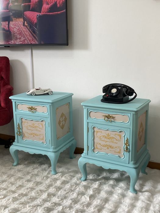Mesinhas de cabeceira provençal estilo Luis XV