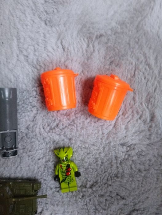 Figurka LEGO ninjago plus czołg