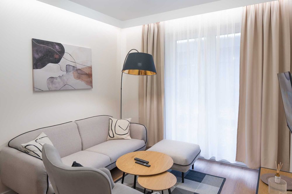 Nowoczesny apartament dla 4 osób z prywatnym parkingiem