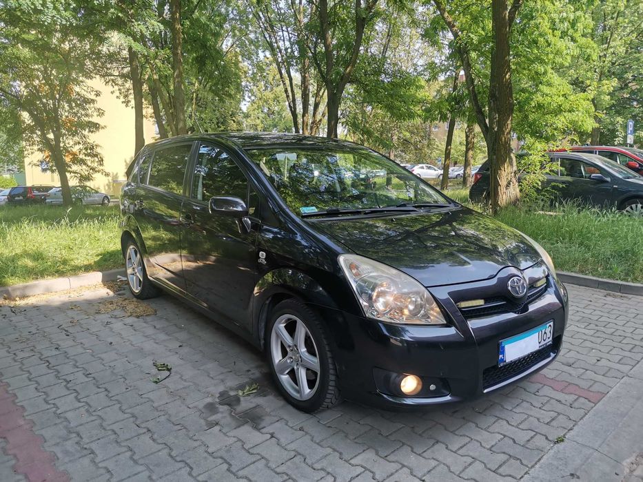 Sprzedam samochód osobowy Toyota Corolla Verso.