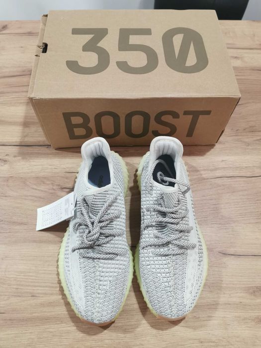 Yeezy Boost 350 V2 FX4349 rozmiar 42 Nowe