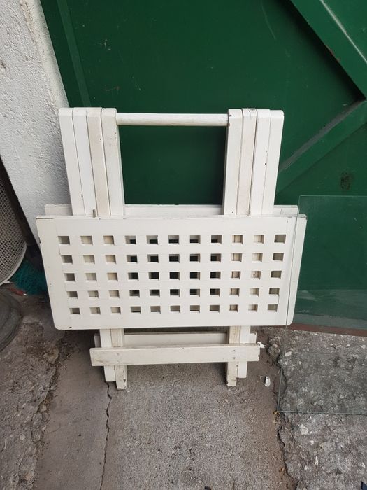 Mesa pequena dobrável