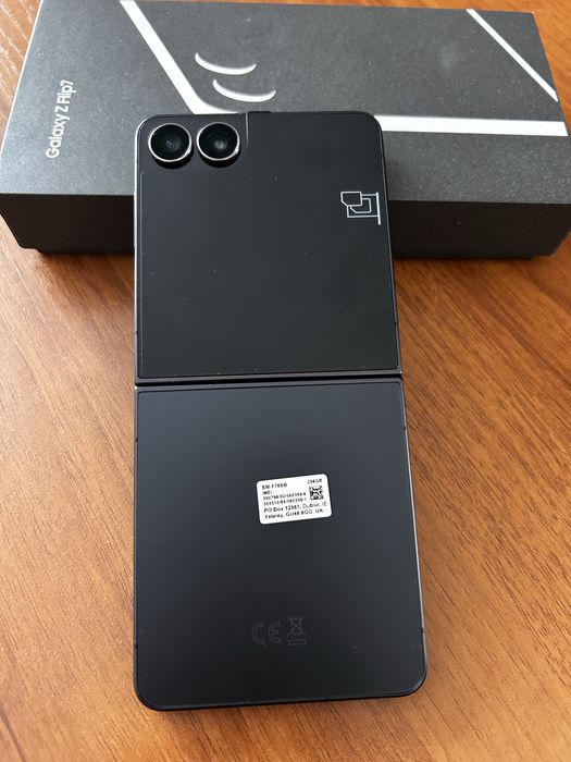 Samsung Galaxy Z flip7 256gb