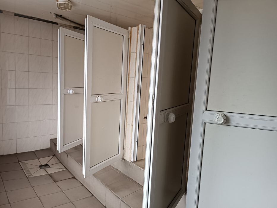 Продається кімната в гуртожитку.