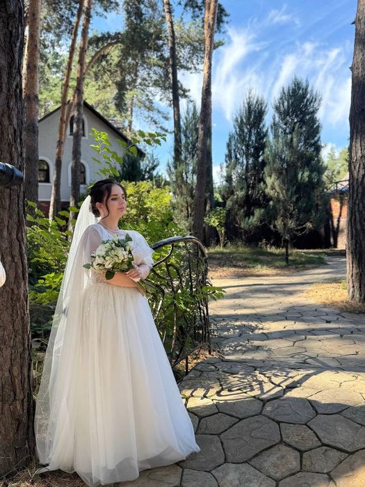 Продам весільну сукню розмір S- М