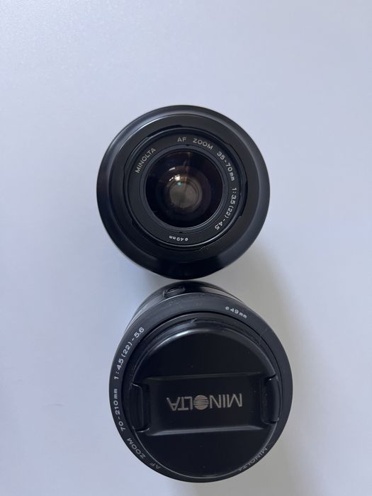 2 objetivas Minolta