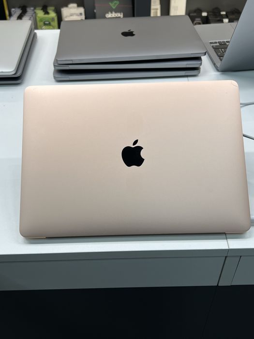 Macbook Air 13 2019 i5/8Gb/256Gb стан 9/10 88518