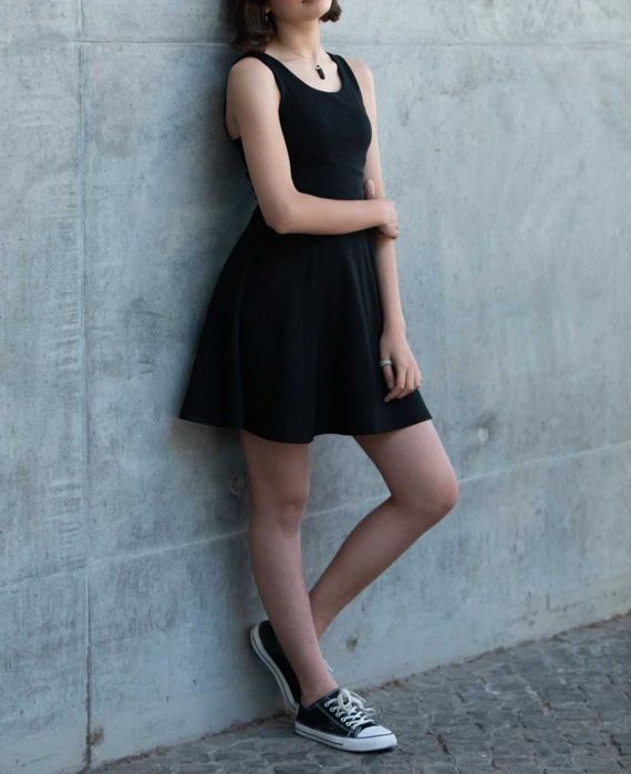 Vestido curto  de alças