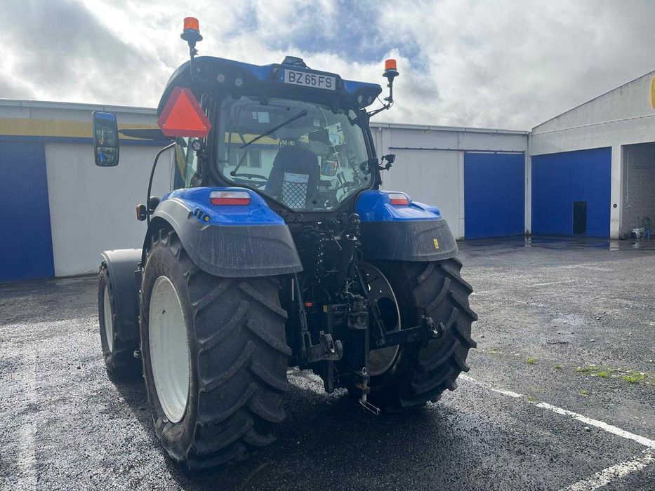 Trator New Holland T5 140 DYNAMIC COMMAND