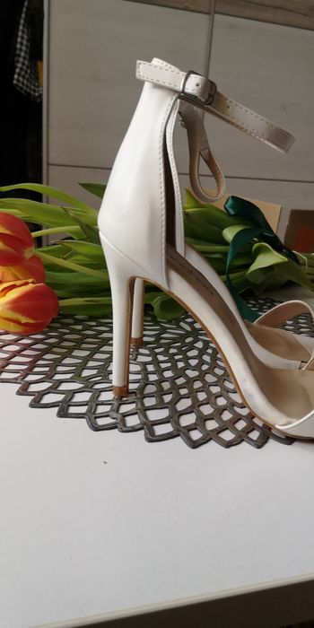 Nowe sandały białe roz 39 boohoo
