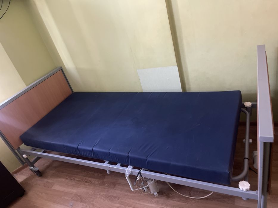 Електричне медичне ліжко Invacare ШИРИНА 100 см + матрац | Німеччина