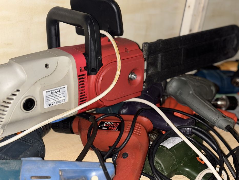 Цепна єлектропилка у доброму стані