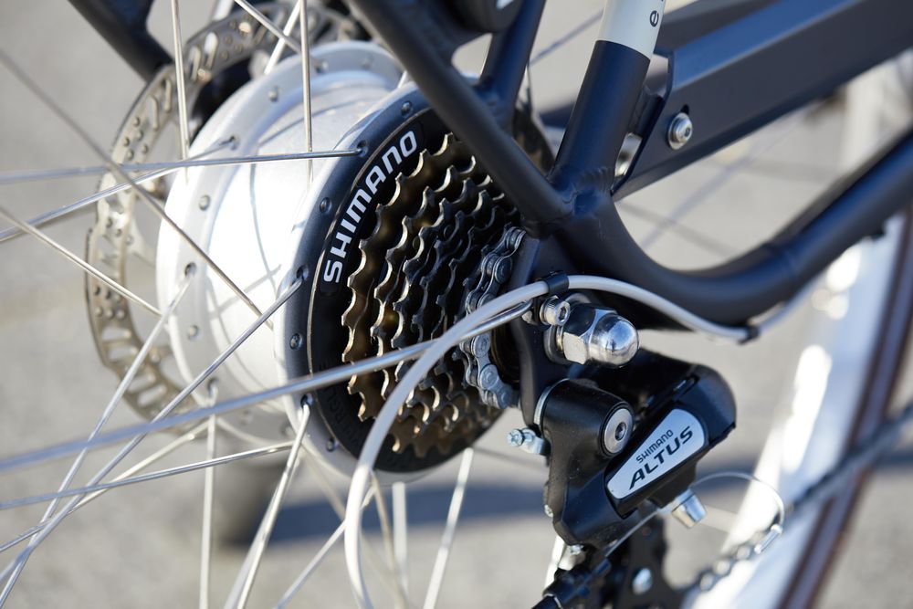 BICICLETA ELÉTRICA DE CIDADE ELOPS 900 E QUADRO BAIXO AZUL