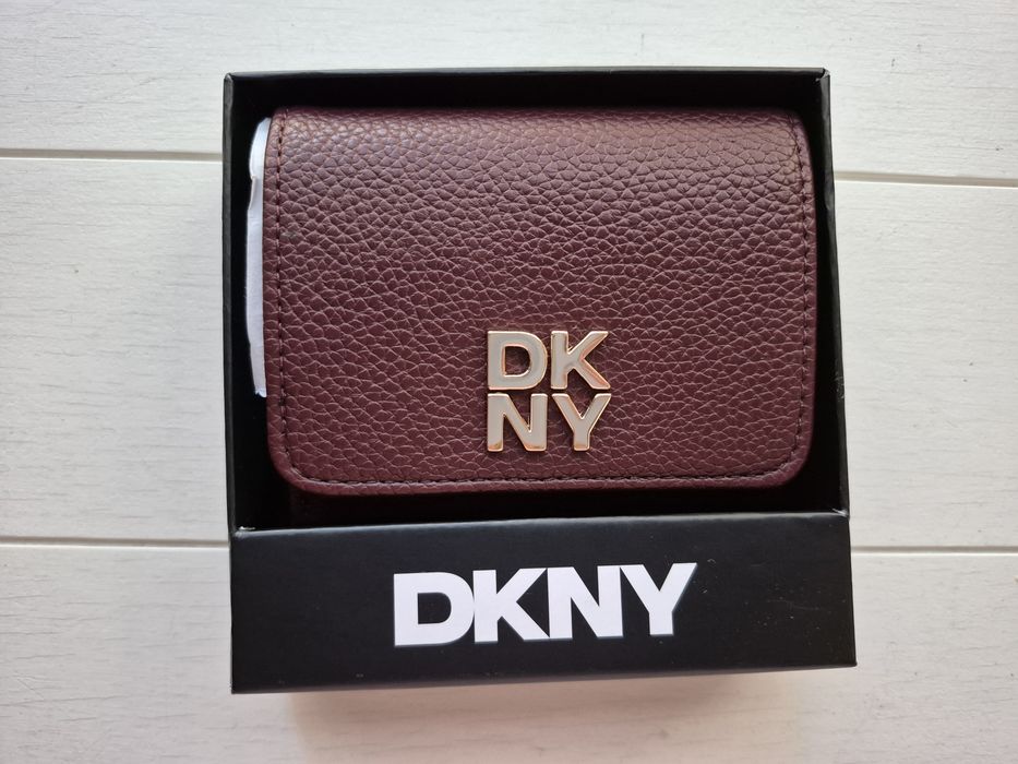 Portfel Damski DKNY Pudełeczko