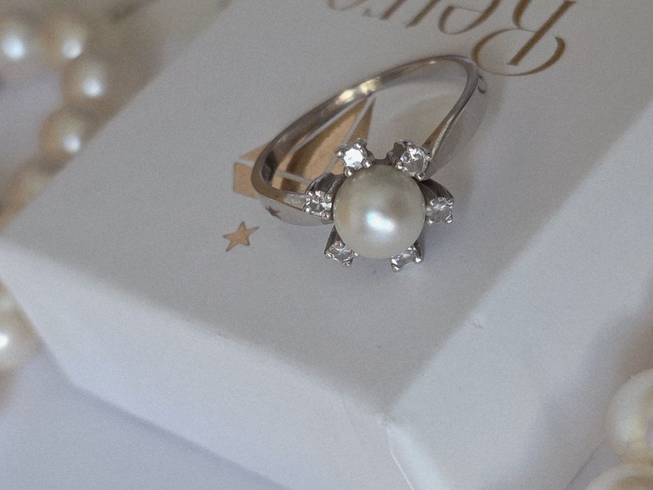 R.14 Pierścionek 18stka urodziny Akoya Diamenty 0.15ct Złoto 585 WYCENA