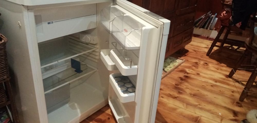Lodówka podblatowa BOSCH