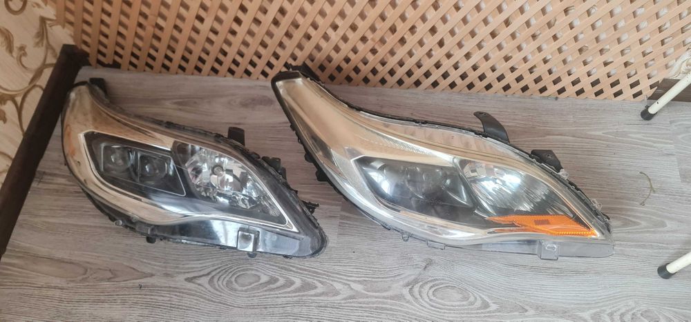 Фара права Toyota Avalon 2013 v40 дорест