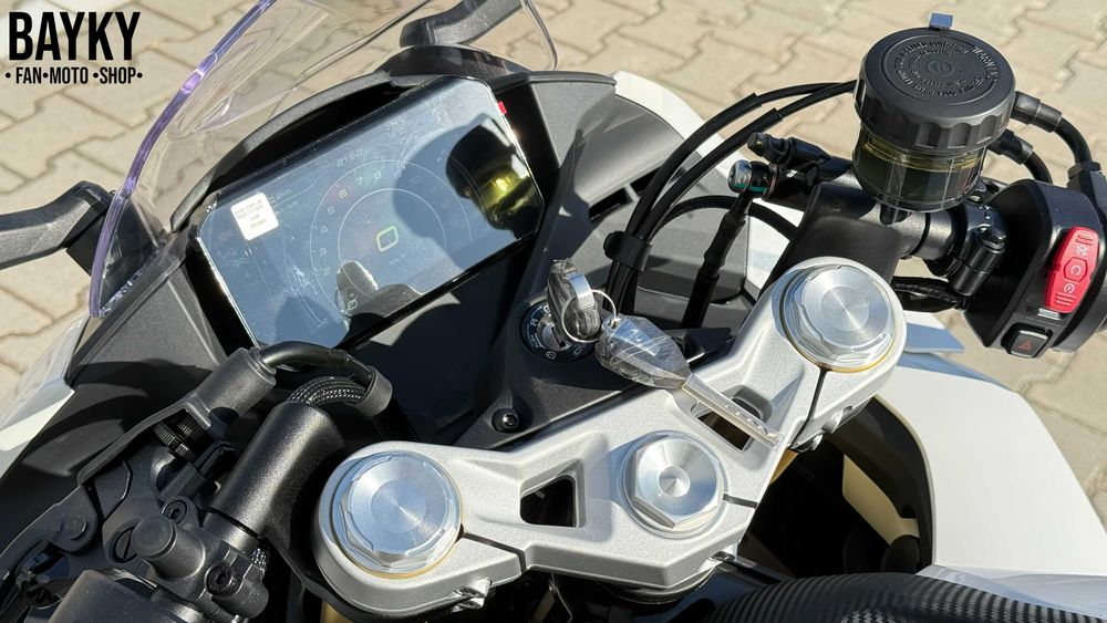 Мотоцикл CFMOTO 450SR