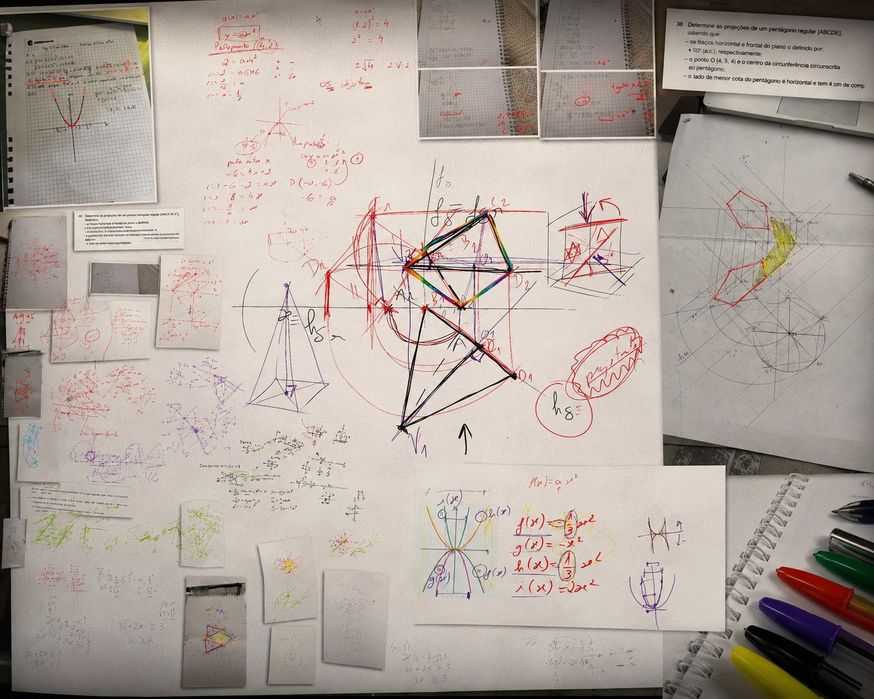 Explicações Online - Geometria Descritiva e Matemática