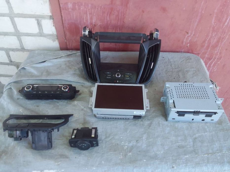 Ford C-max hybrid sync  2 магнитола экран мультимедийная система