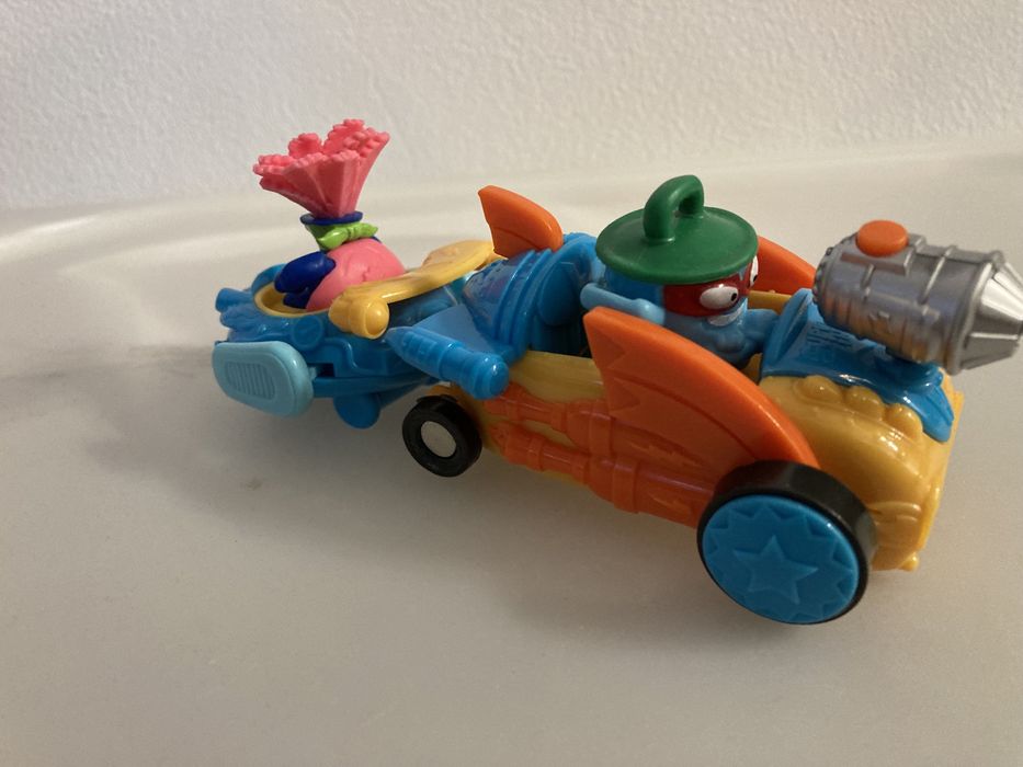 Super zings 2 figurki, pojazd i przyczepka