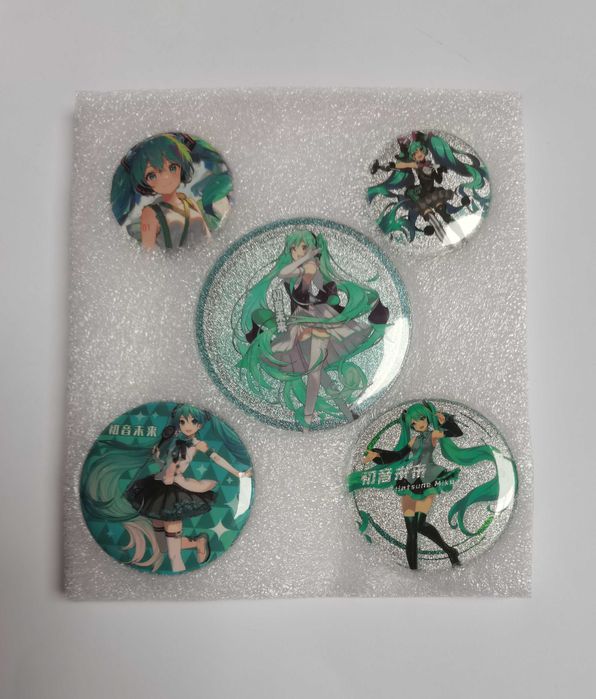 Przypinki, zestaw przypinek w pudełku - Hatsune Miku (anime, Vocaloid)