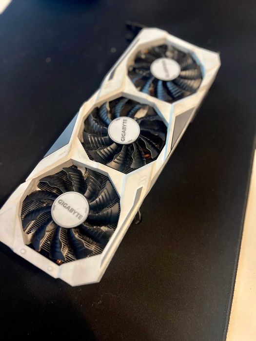 SUPER STAN - Gigabyte GeForce RTX 2080 SUPER gaming oc white 8gb gddr6
