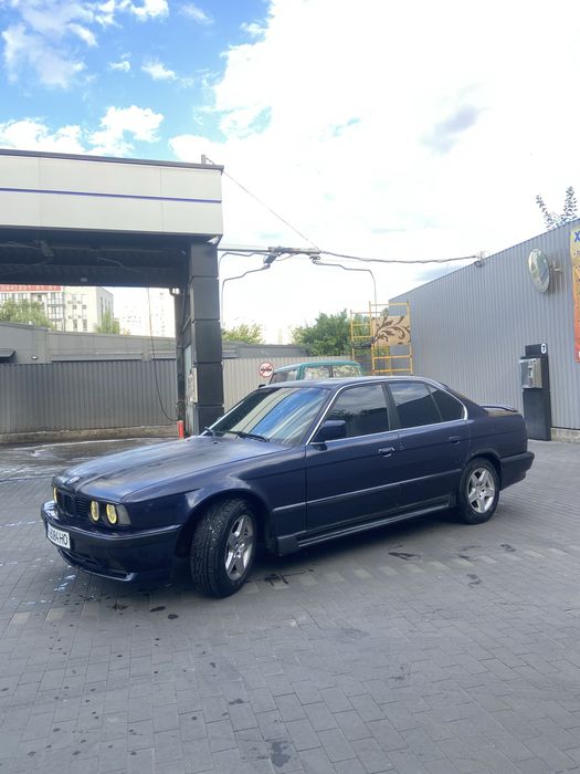 BMW e34 m50b25.
