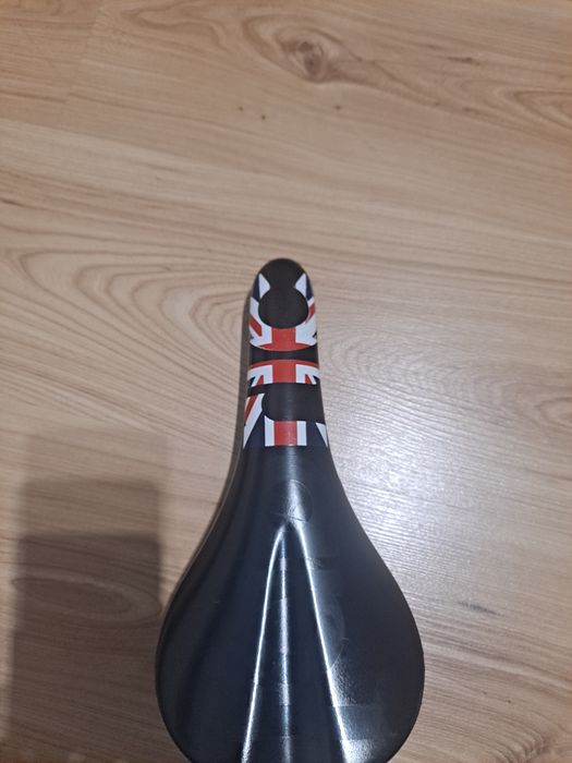 Siodełko rowerowe Fabric Shallow Race