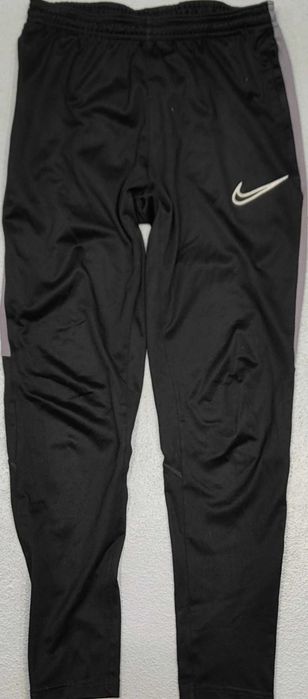 Wr) NIKE oryginalne spodnie dresowe Roz.137-147cm