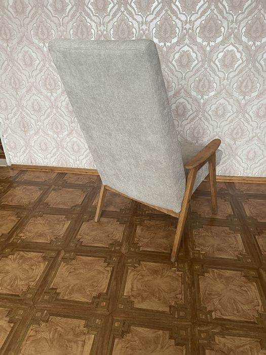 Крісла вінтажні, відреставровані.