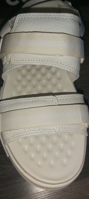 Трендові босоножки Converse