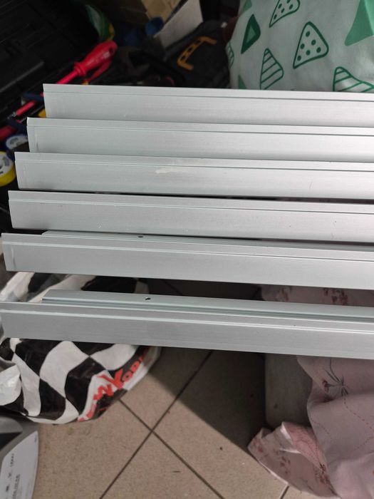 Listwa aluminiowa prowadnice.