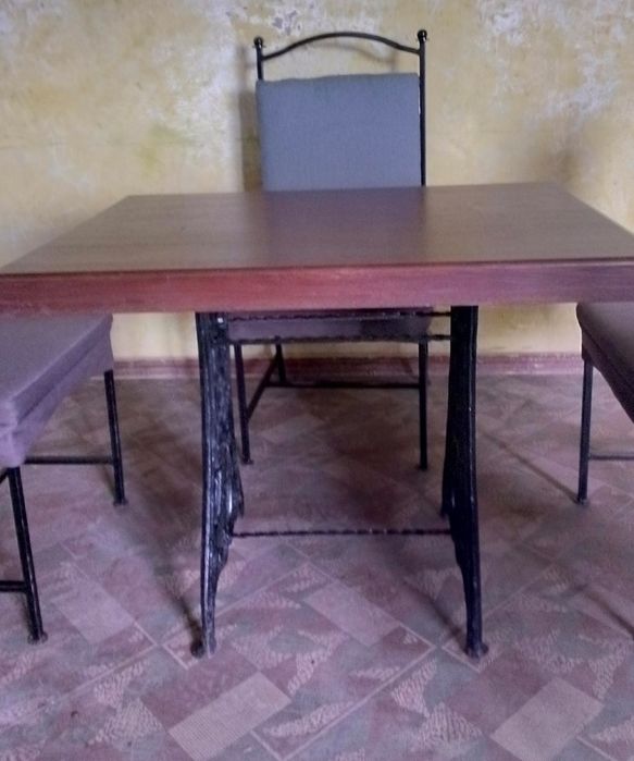 Продам столи ковані ніжки та стільці