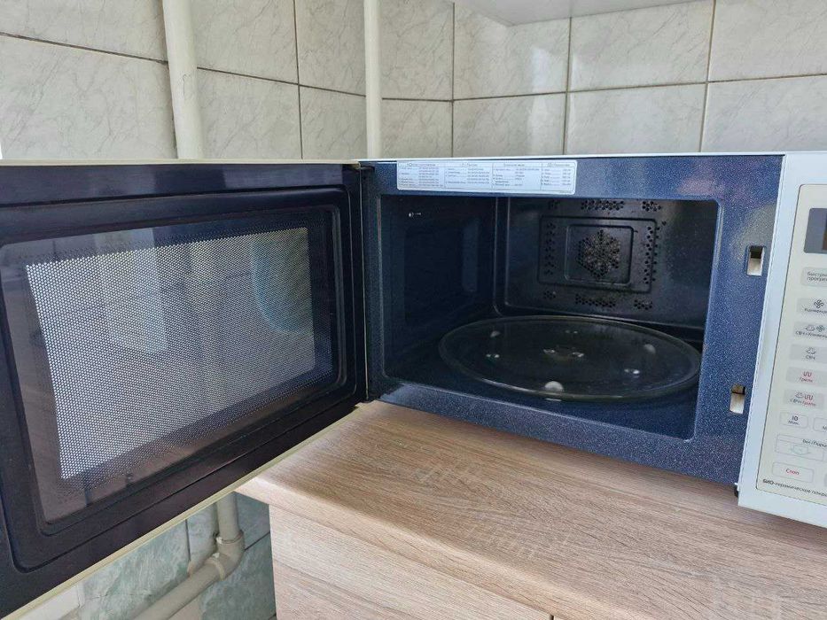 Мікрохвильова піч Samsung б/у