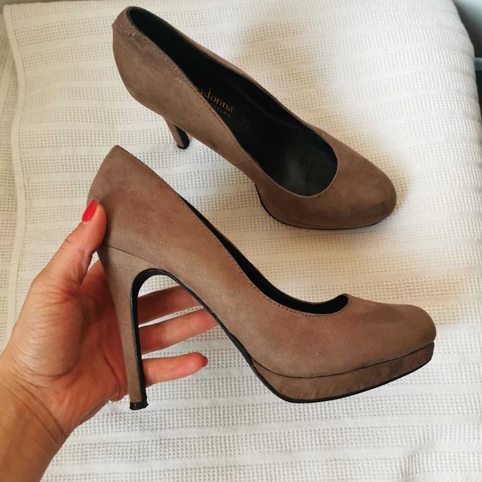 Szpilki PrimaDonna collection karmelowe rozm. 37