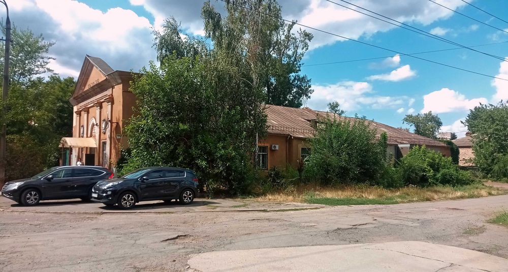 Продам в самом центре Кривого Рога  здание 583 м2.