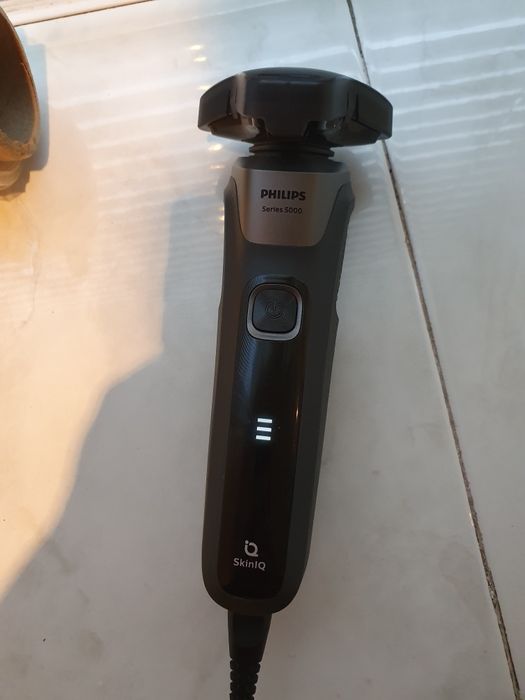 електробритва  Philips Shaver Series 5000.