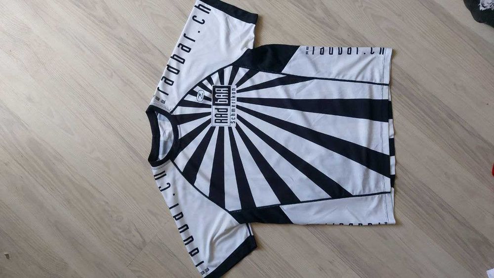 Фірмові вело футболки btwin