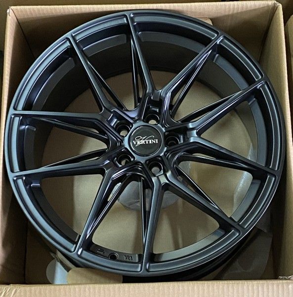 Литі диски infiniti M R19 різноширокі