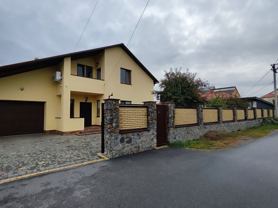 Будинок 200 м2 10 соток Ближні Зарванці